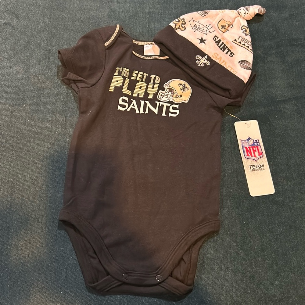 NFL New Orleans Saints, football onesie with hat NWT